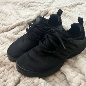 Youth Nike presto shoes